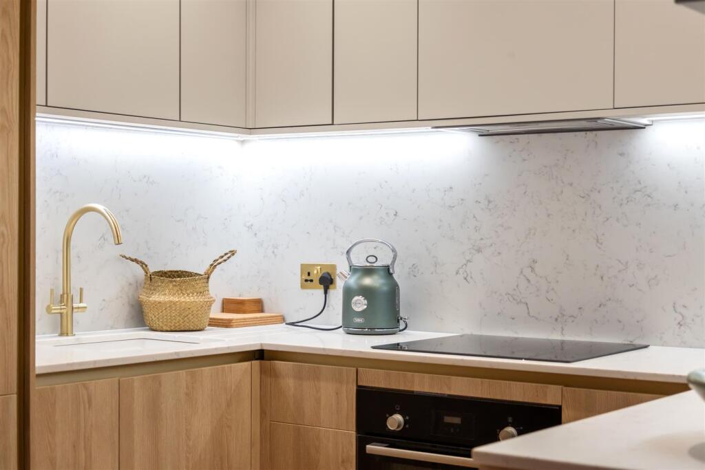 Ground Floor Flat-012.jpg