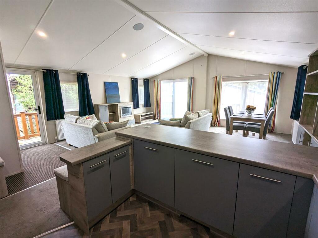Open Plan Living 7.jpg