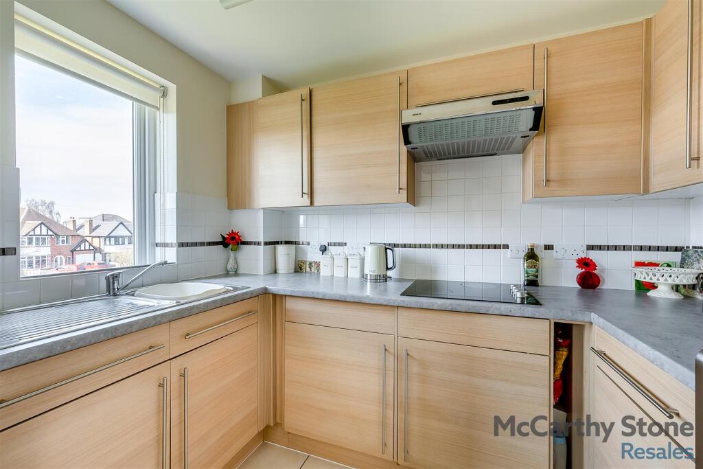 8640072-interior19.jpg