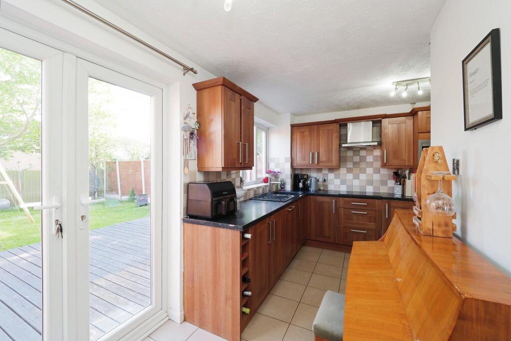 Modern Kitchen/Breakfast Room