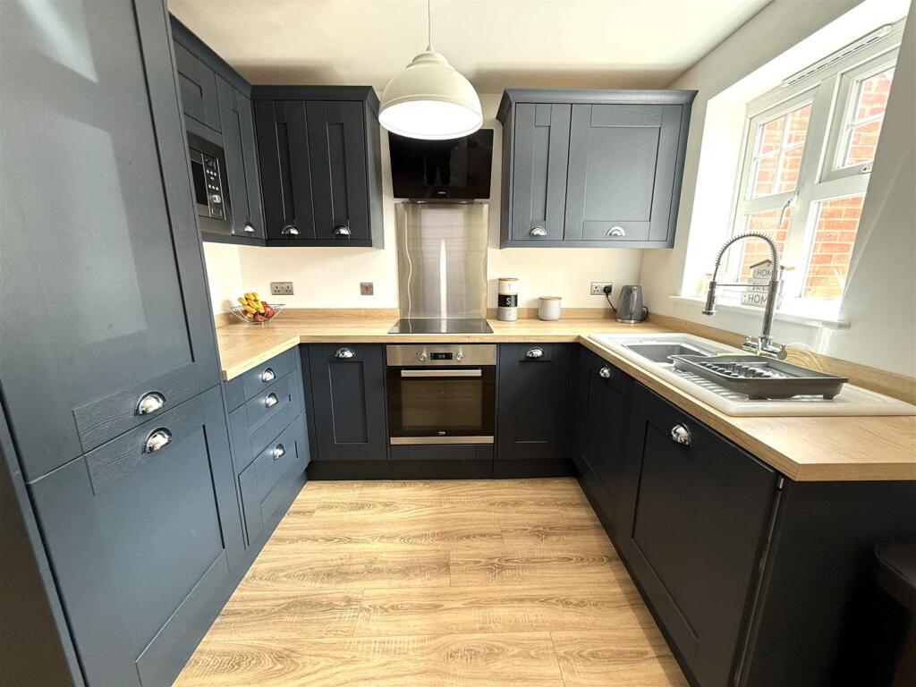 5 york close kit 2.jpeg