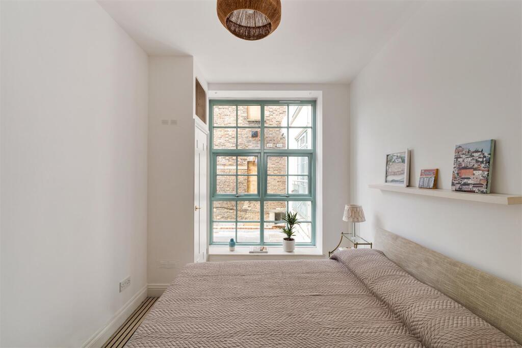 Urswick Road, E9