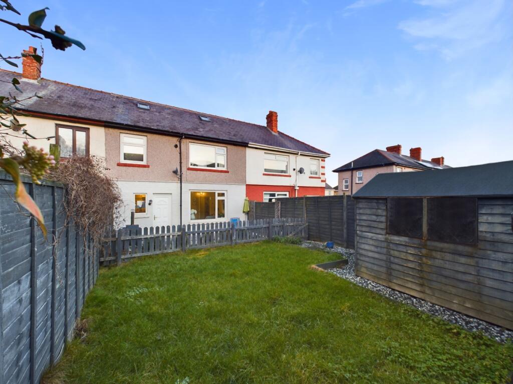 CAM02195G0-PR0060-STILL006