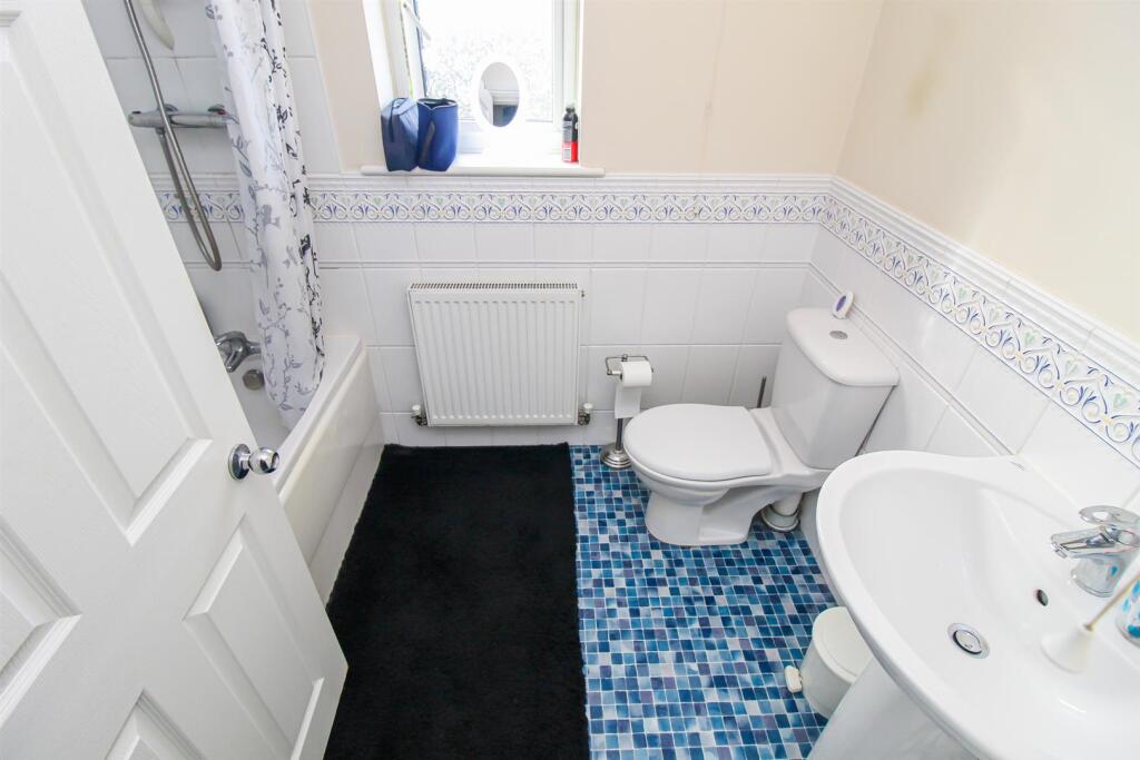 BATHROOM/W.C.