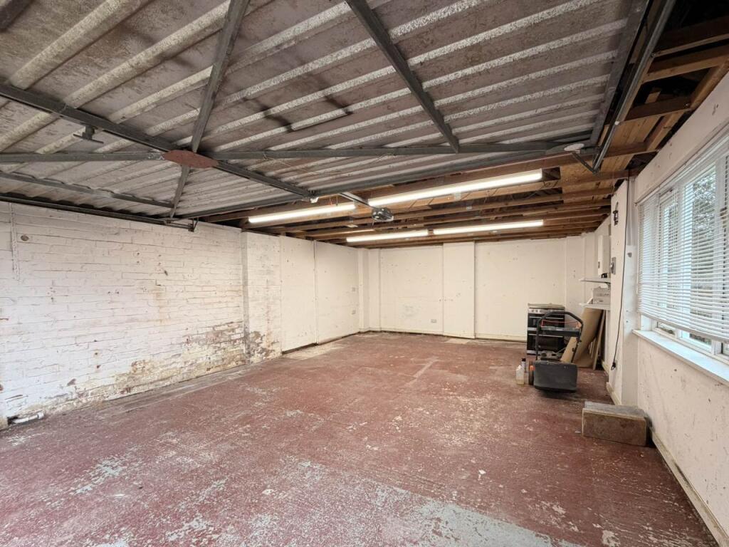 Double Garage Intern