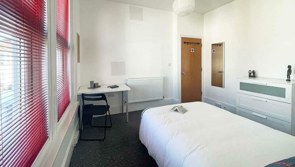 6-bed-student-house-britannia-rd-north-2-portsmout