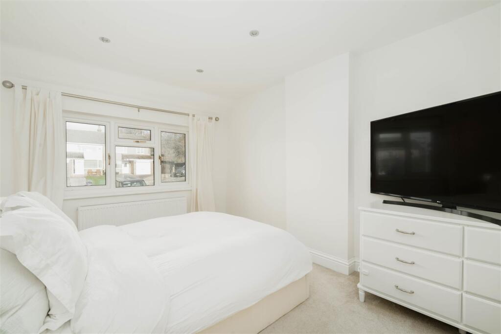 Bedroom2.jpg