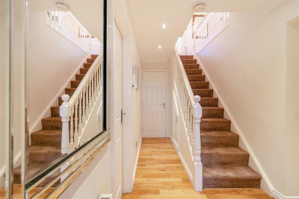8576940-interior22.jpg