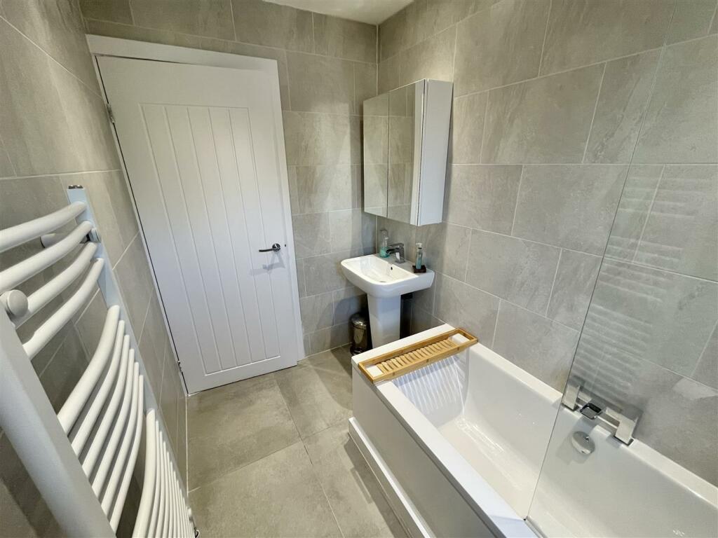 Bathroom Aspect 2
