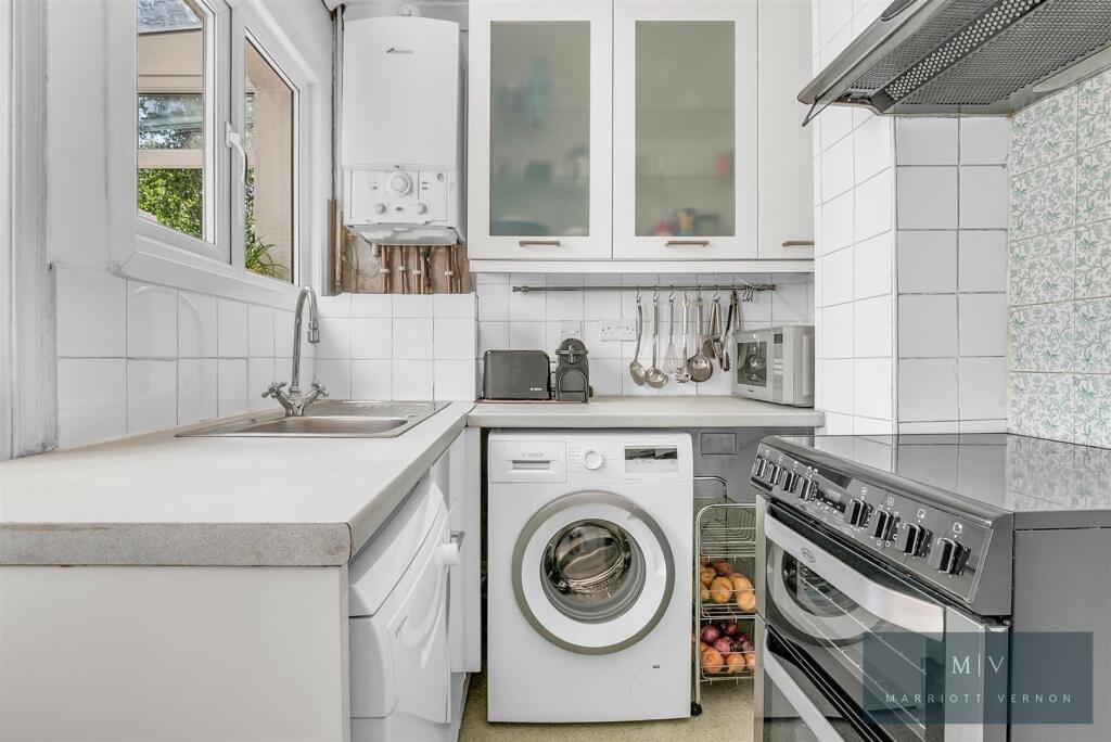 Leslie Grove 10 MV-7.jpg