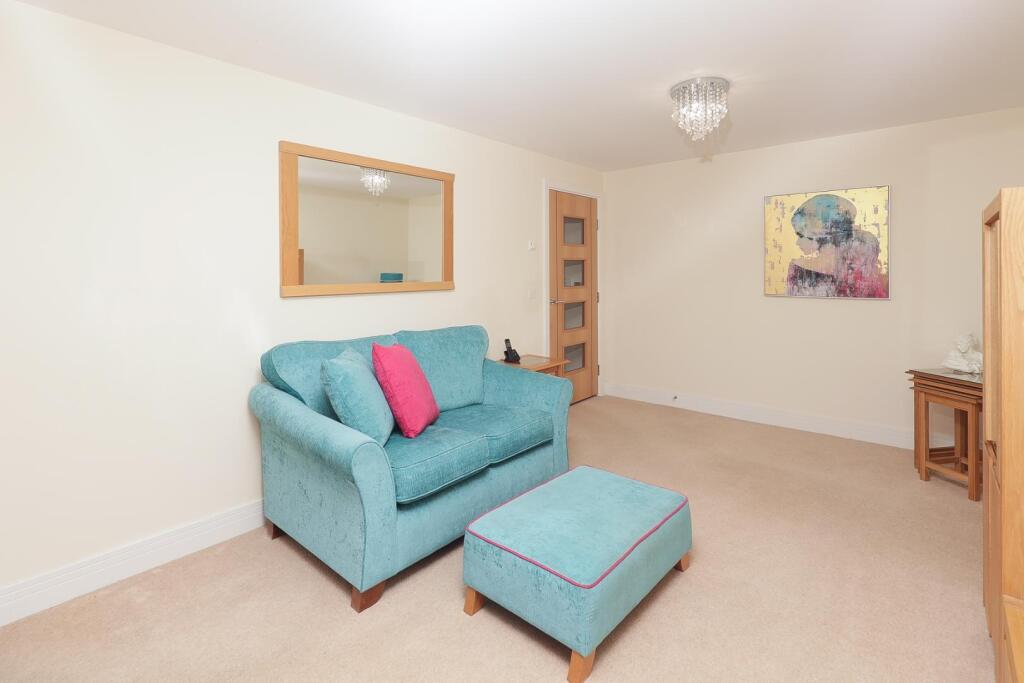 21 Dugdale Court lounge-3.jpg