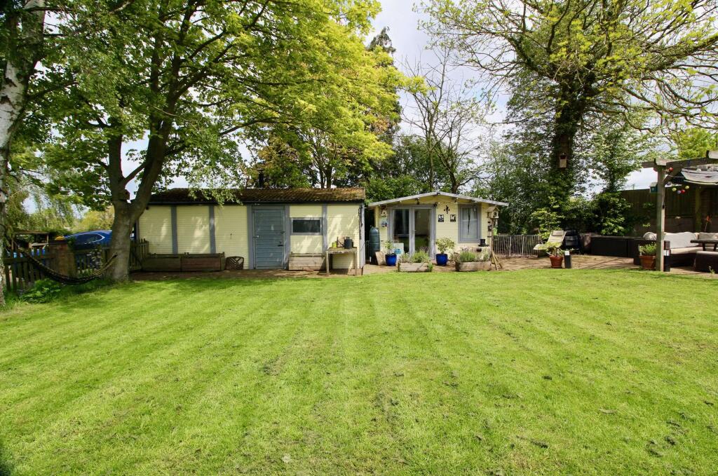 Rear Garden Double Garage and Garden Room
