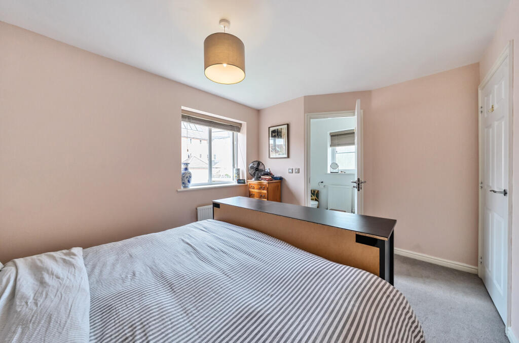 1313339-8-685be36...