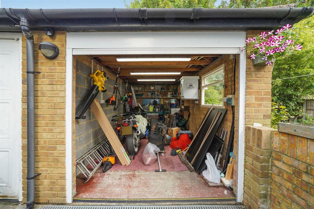 27 Carlyle Road - LudcOWmwOE9ktJK8V2v9.jpg