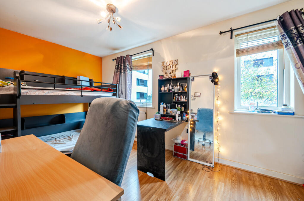 1376415-27-690b24...