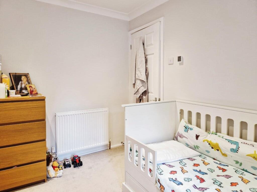 dceefa39-bedroom 202.jpg