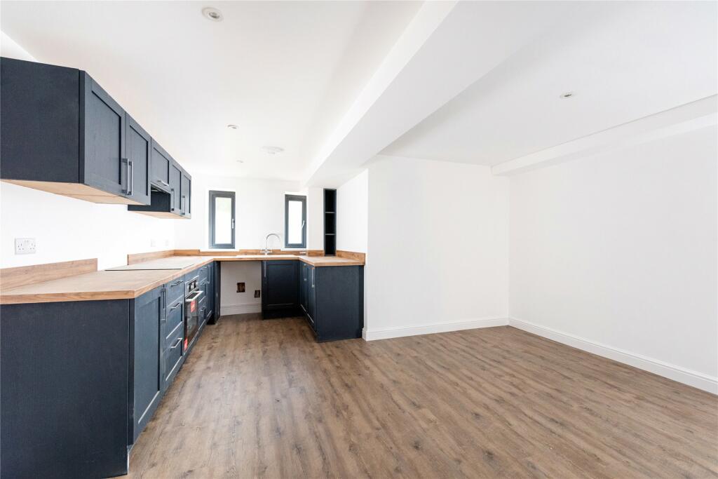 Kitchen/Dining Area