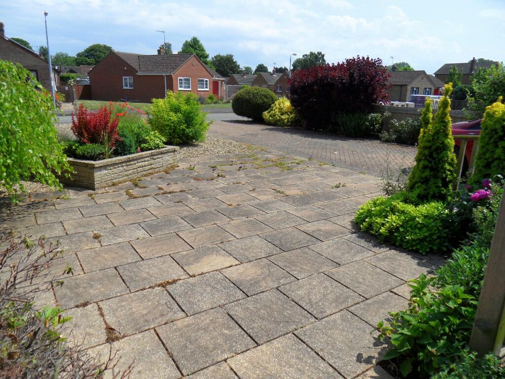 FRONT &amp; DRIVEWAY