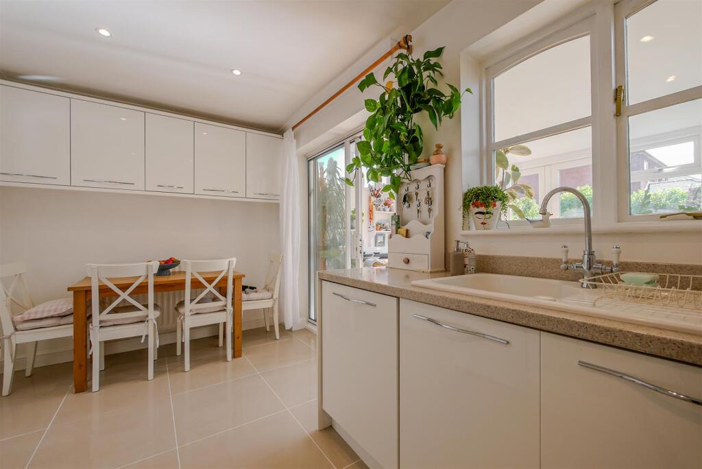 Kitchen/Breakfast Room