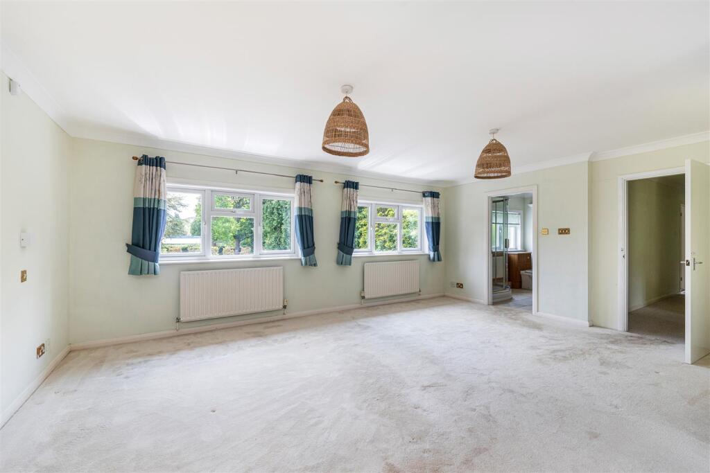 Bonners, Mark Way, GU7 2BW-51.jpg