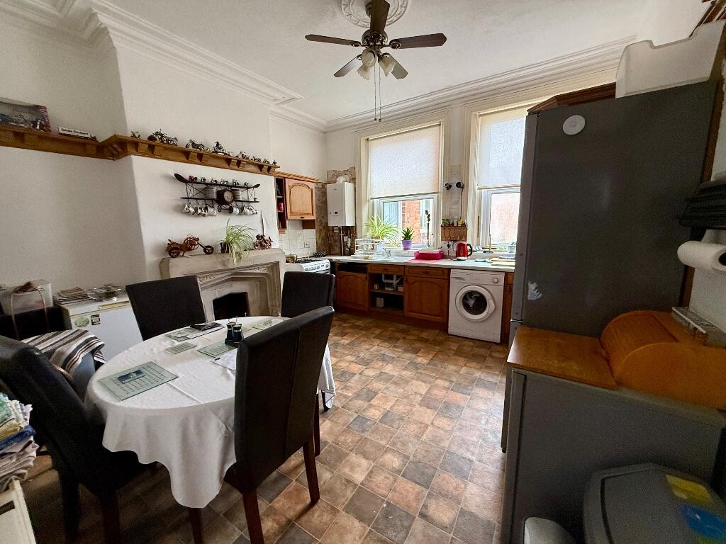 Kitchen / Dining