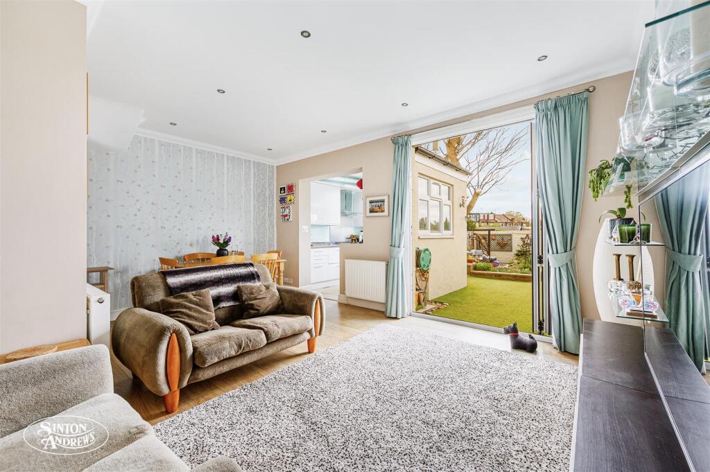 22 Woodstock Avenue-4.jpg