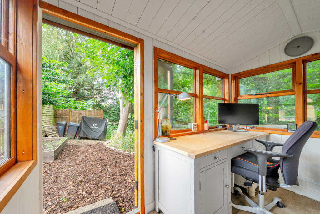 1316803-22-685d34...