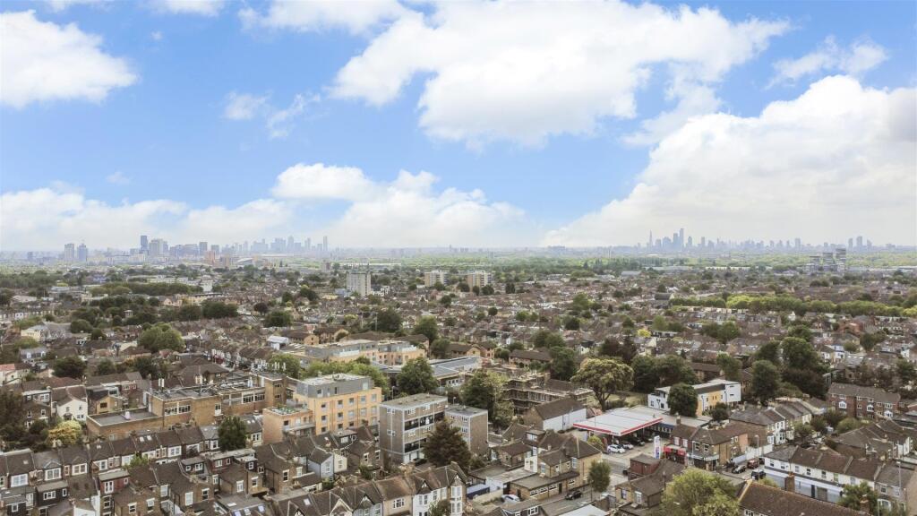 Grosvenor Park Road, E17