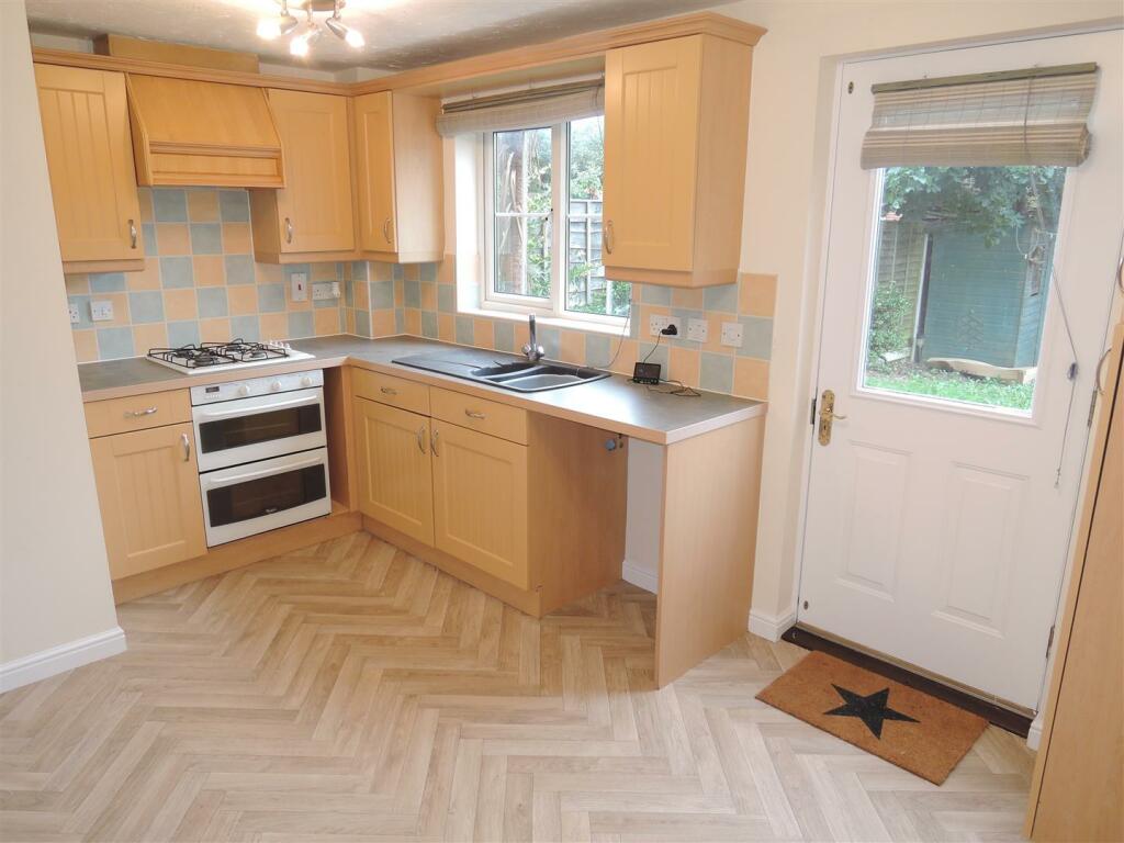Kitchen: