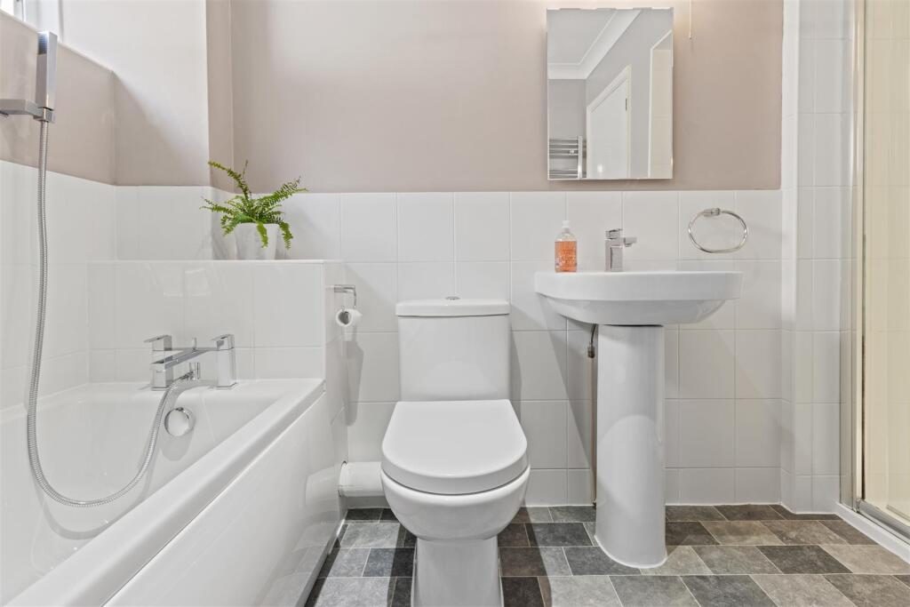 bathroom #3.jpg