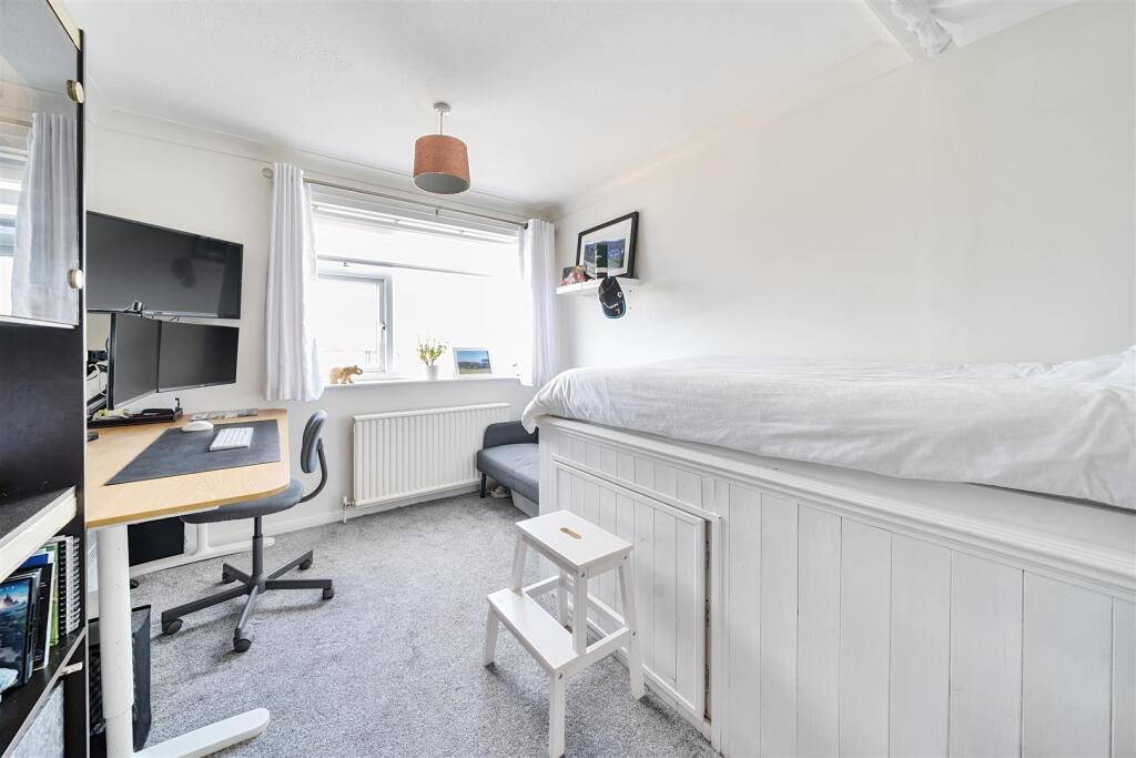 39 Hillside Avenue, Silverstone (20).jpg