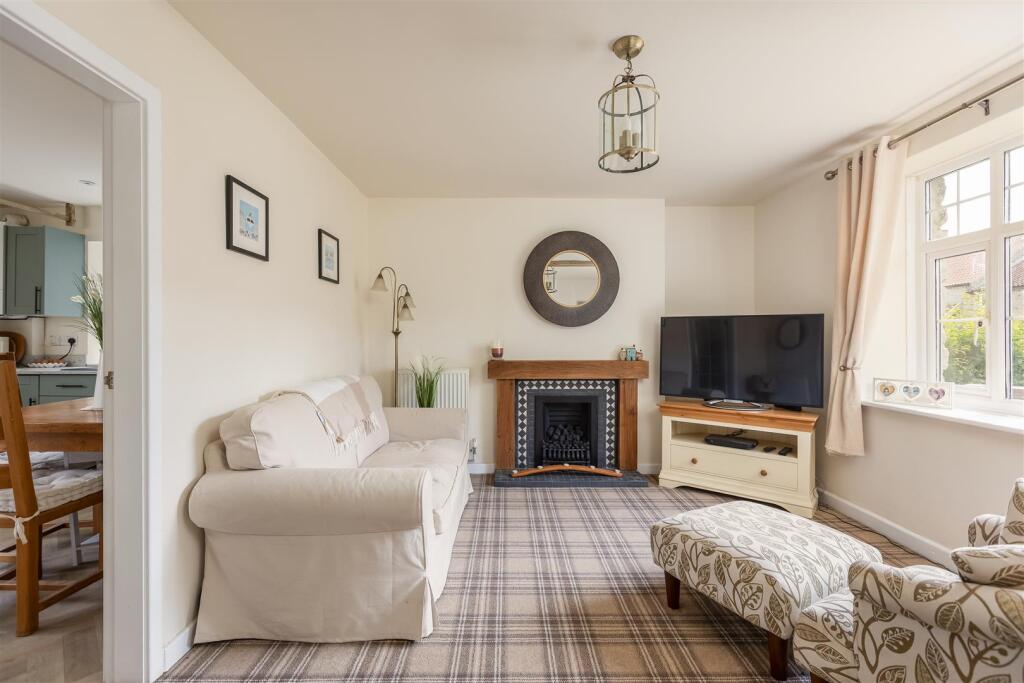 Bondgate 49 Sitting Room-2.jpg