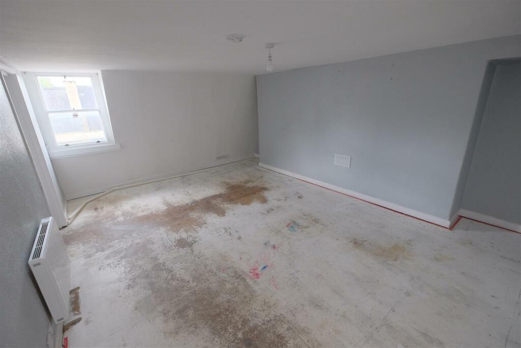 Flat 5, 22 Rivers Street, Bath BA1 2QA Leasehold T