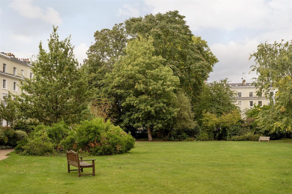 Maskells-32 Norland Square-40_Hi.jpg