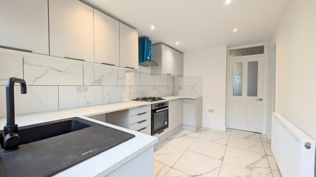 PXL_20251015_090109832.MP~2