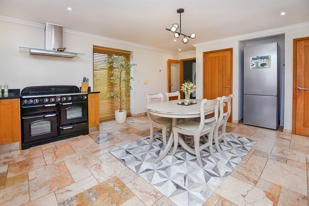 Kitchen diner