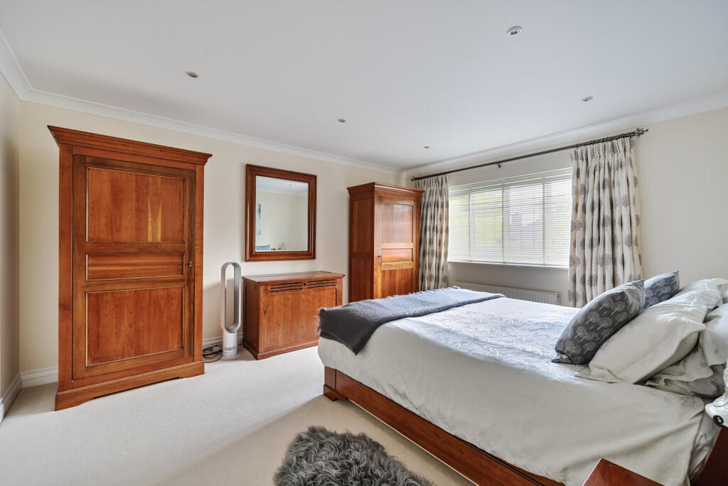 1290281-27-683d88...