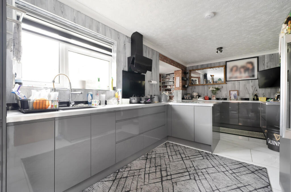 1317645-8-685c1e1...