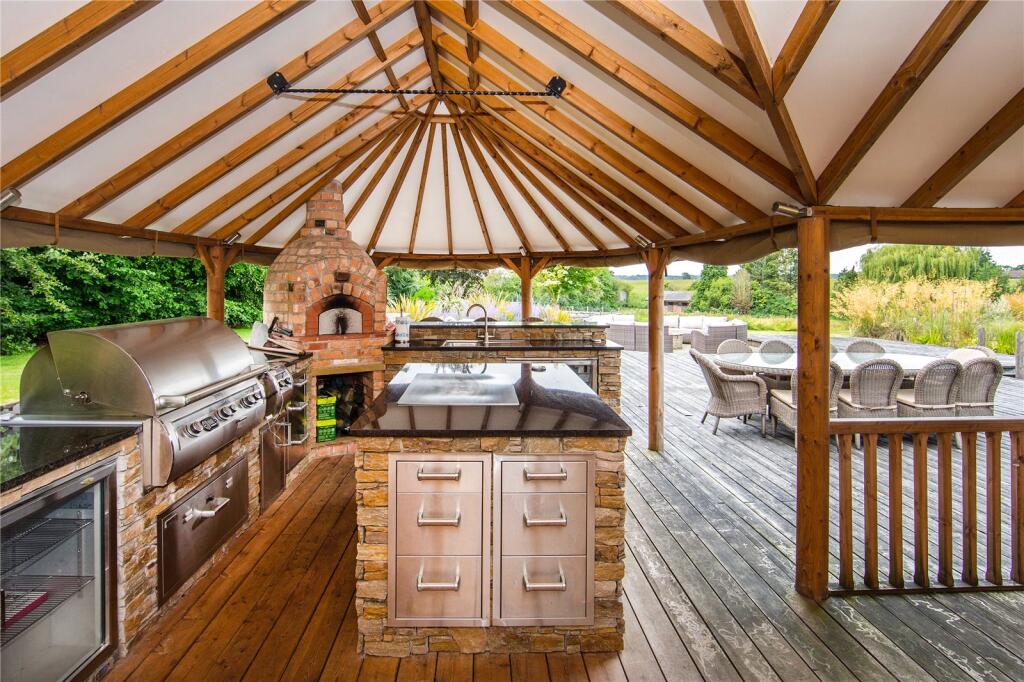 Outdoor Entertaining