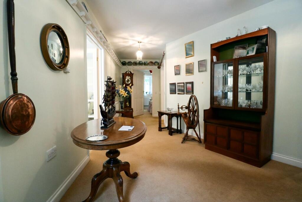 Entrance hallway.jpg