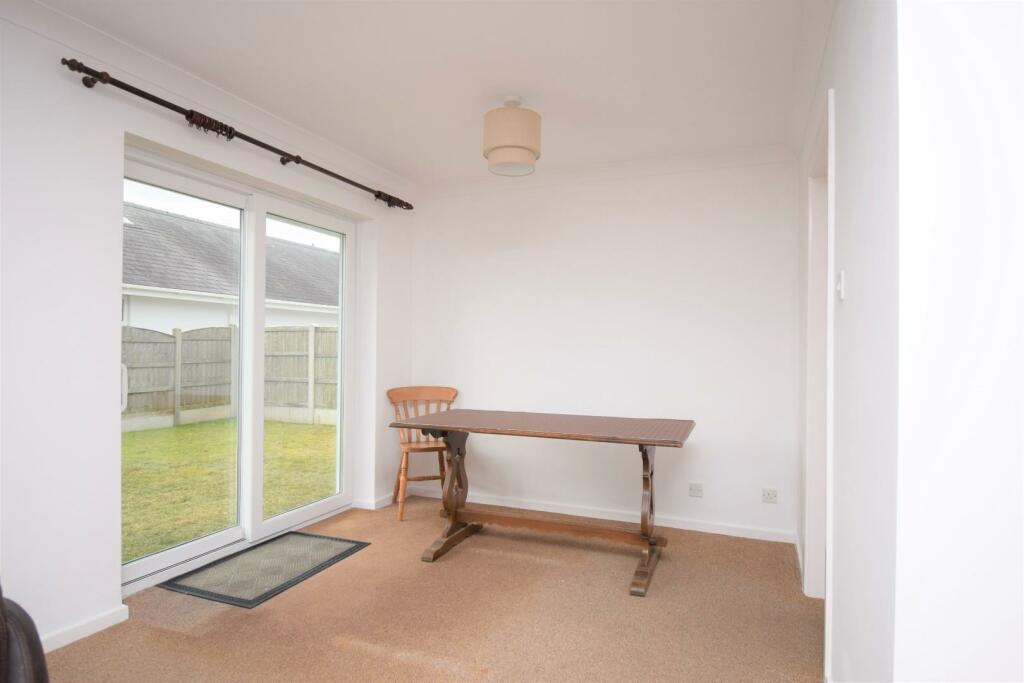 Dining Room.jpg