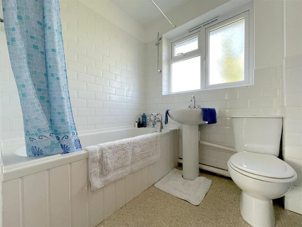 Bathroom (2).jpeg
