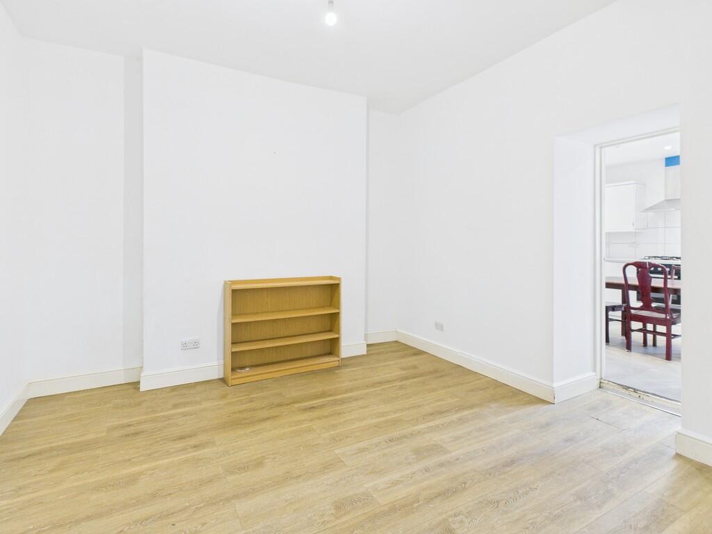 CAM03974G0-PR0216...