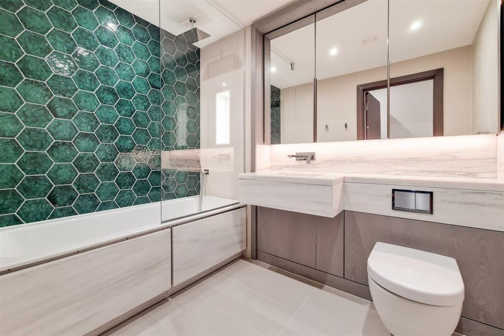 7_Bathroom-0.jpg