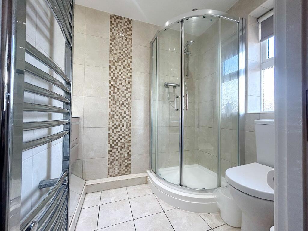 En-suite to master bedroom