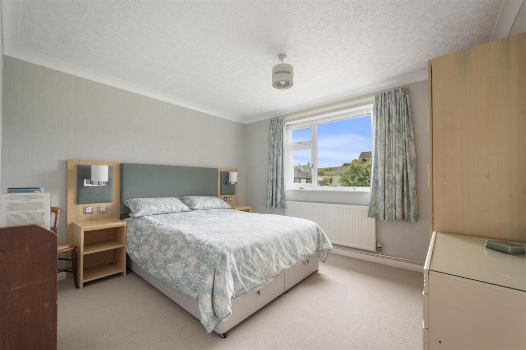 Saxton Mee Edgestones 0024.jpg