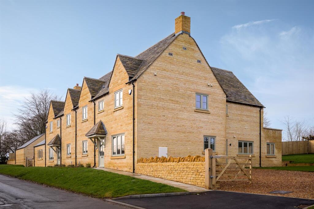 9 - Baddeley House - GL54 4NE - Web.jpg