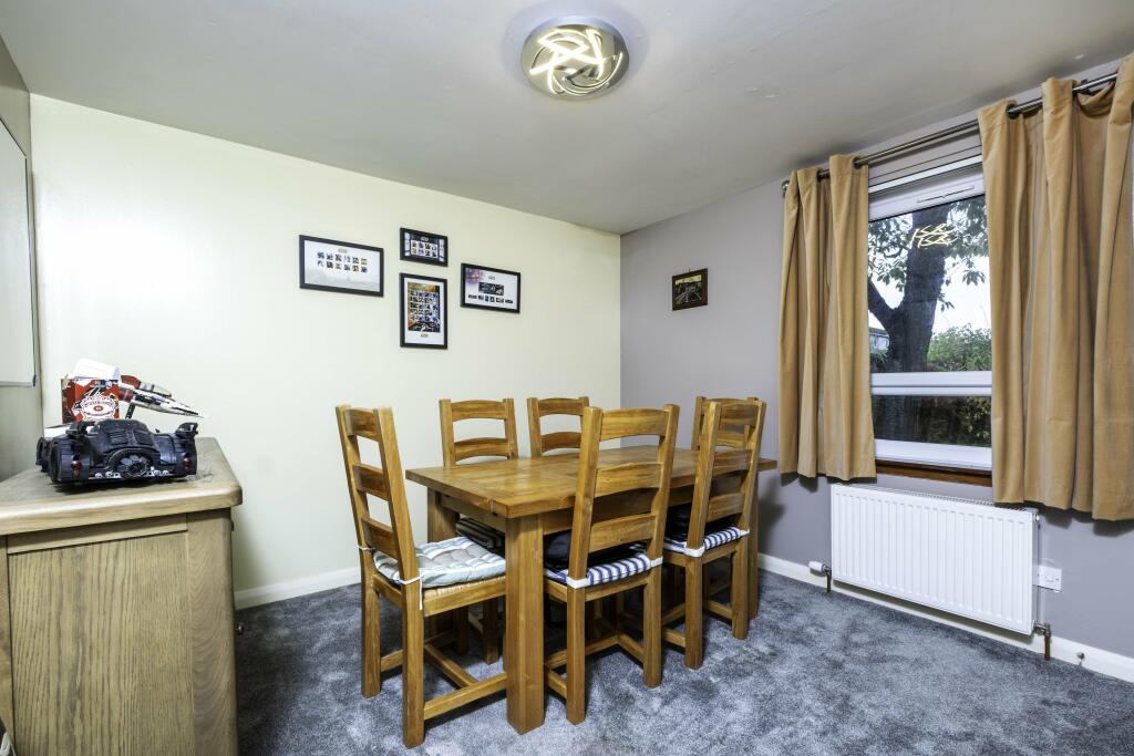 31 Woodlands Gardens