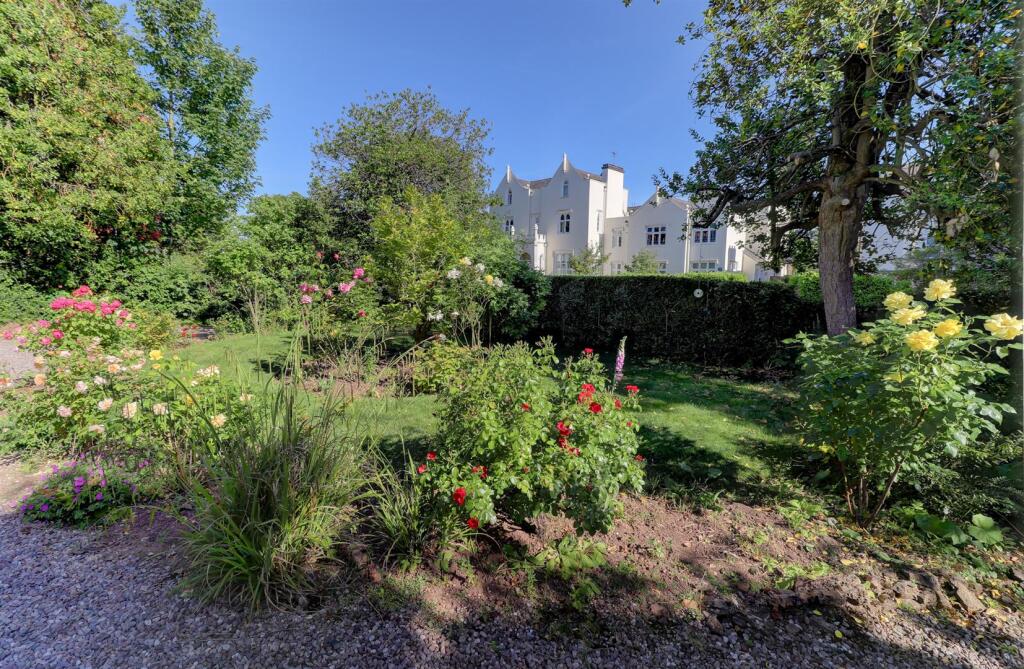 Front Garden Area