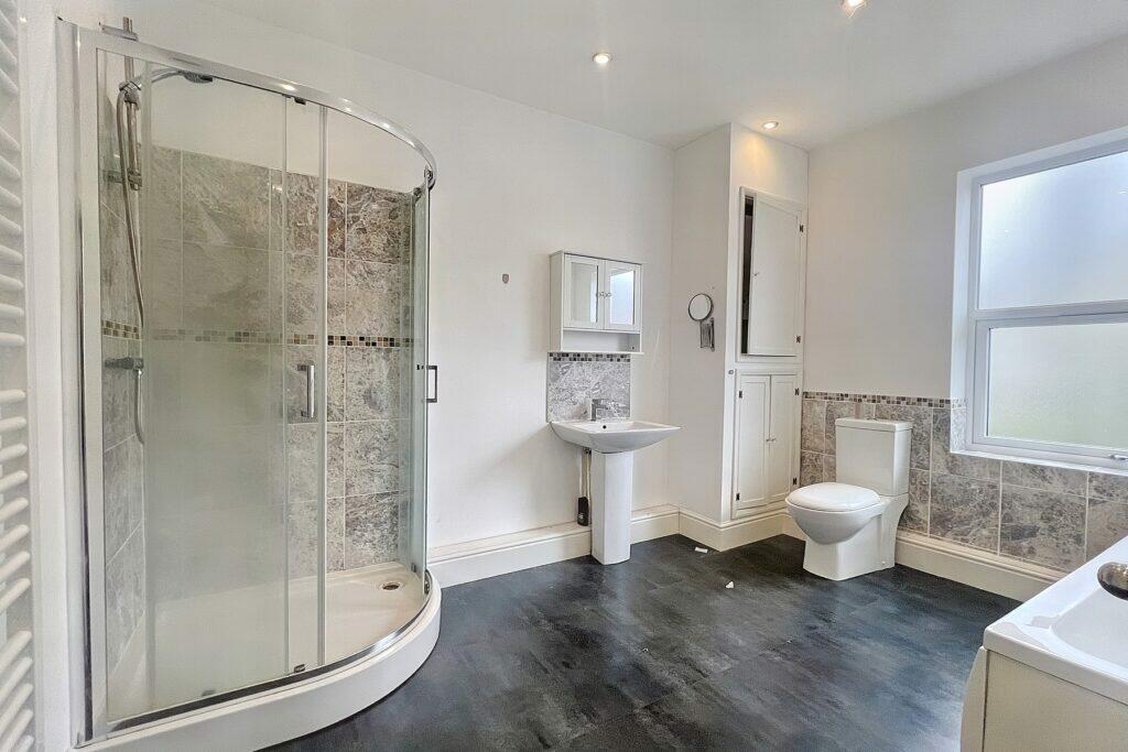 Alexandra Terrace, Sutton-in-Ashfield - Bathroom
